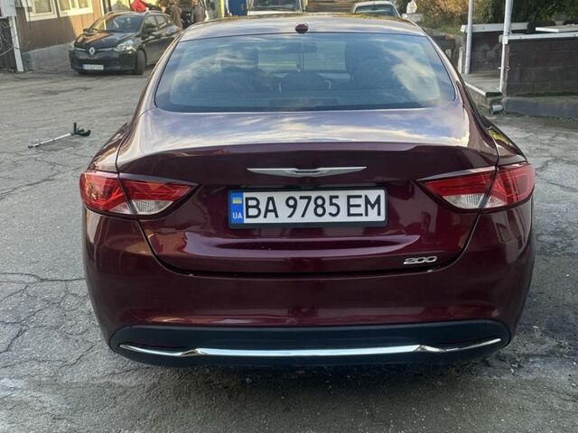 Красный Крайслер 200, объемом двигателя 2.4 л и пробегом 230 тыс. км за 8800 $, фото 3 на Automoto.ua
