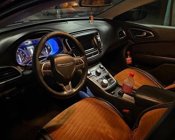 Червоний Крайслер 200, об'ємом двигуна 2.4 л та пробігом 184 тис. км за 8599 $, фото 3 на Automoto.ua