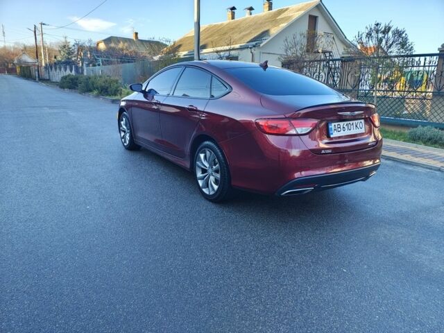 Красный Крайслер 200, объемом двигателя 2.4 л и пробегом 190 тыс. км за 11000 $, фото 6 на Automoto.ua