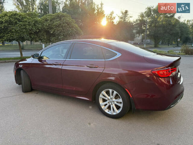 Красный Крайслер 200, объемом двигателя 2.36 л и пробегом 156 тыс. км за 10600 $, фото 3 на Automoto.ua