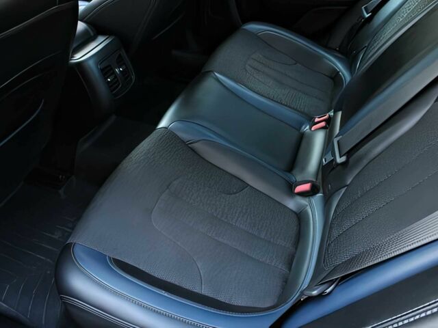 Червоний Крайслер 200, об'ємом двигуна 3.6 л та пробігом 73 тис. км за 4400 $, фото 11 на Automoto.ua