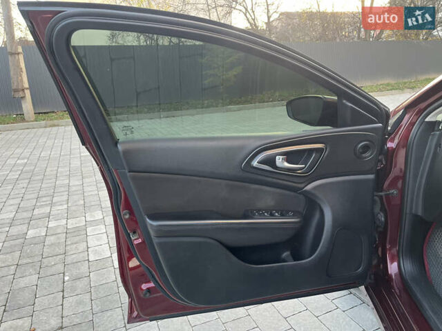 Червоний Крайслер 200, об'ємом двигуна 2.36 л та пробігом 185 тис. км за 10950 $, фото 44 на Automoto.ua