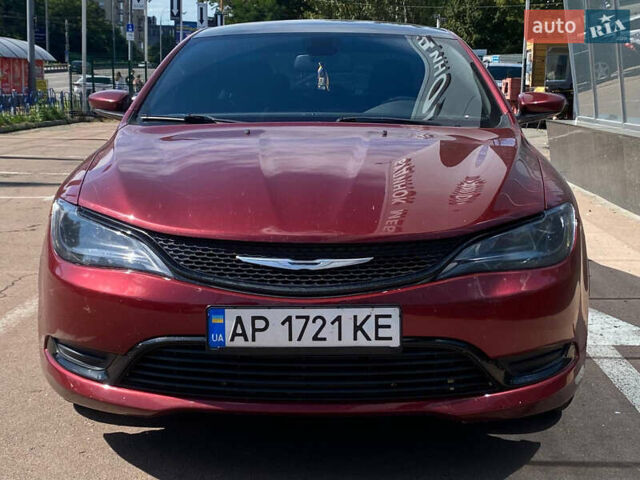 Красный Крайслер 200, объемом двигателя 2.4 л и пробегом 177 тыс. км за 10700 $, фото 2 на Automoto.ua