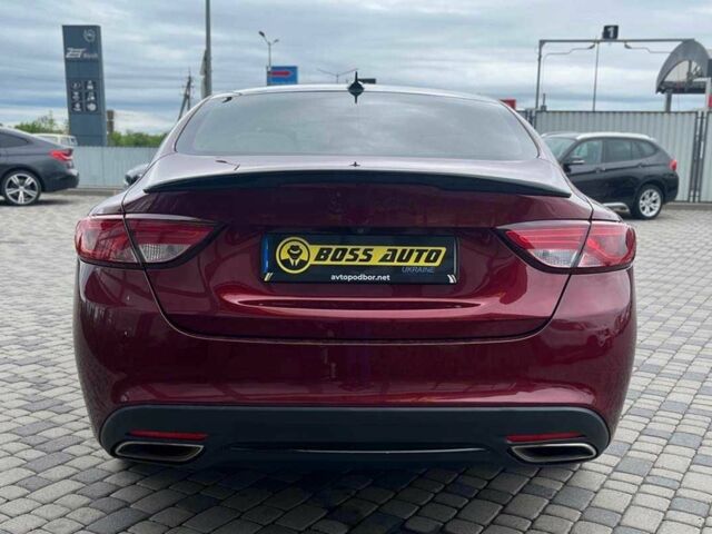 Красный Крайслер 200, объемом двигателя 3.6 л и пробегом 208 тыс. км за 13200 $, фото 5 на Automoto.ua