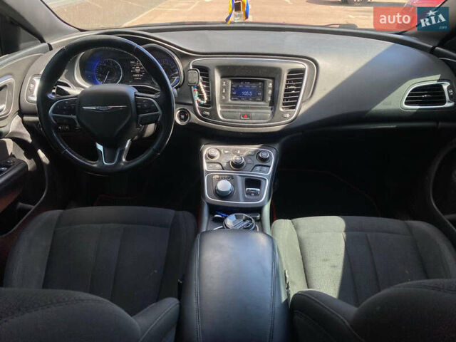 Красный Крайслер 200, объемом двигателя 2.4 л и пробегом 177 тыс. км за 9990 $, фото 19 на Automoto.ua