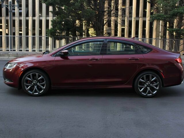 Червоний Крайслер 200, об'ємом двигуна 3.6 л та пробігом 73 тис. км за 4400 $, фото 3 на Automoto.ua