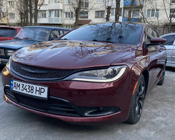 Красный Крайслер 200, объемом двигателя 2.36 л и пробегом 99 тыс. км за 12900 $, фото 5 на Automoto.ua