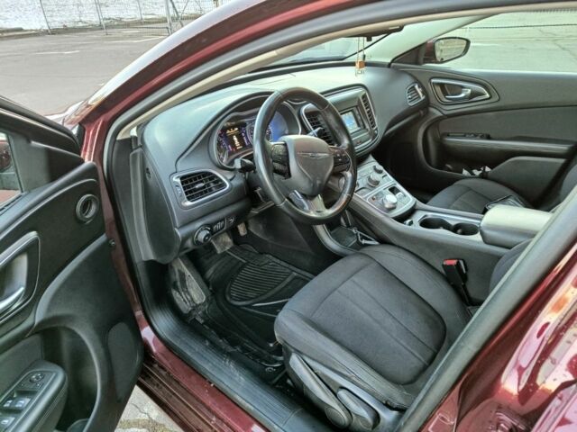 Червоний Крайслер 200, об'ємом двигуна 2.4 л та пробігом 88 тис. км за 10800 $, фото 4 на Automoto.ua