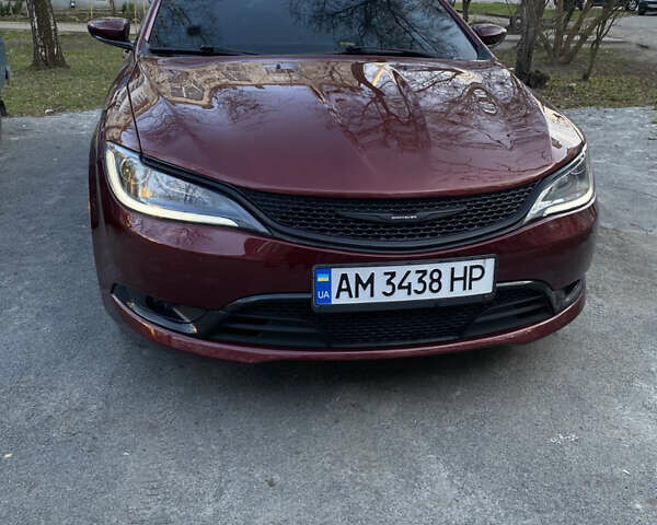 Красный Крайслер 200, объемом двигателя 2.36 л и пробегом 99 тыс. км за 12900 $, фото 4 на Automoto.ua