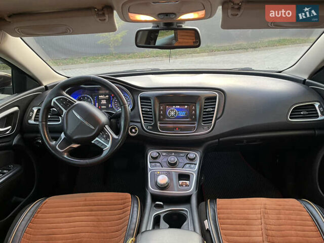 Червоний Крайслер 200, об'ємом двигуна 2.36 л та пробігом 185 тис. км за 10950 $, фото 51 на Automoto.ua