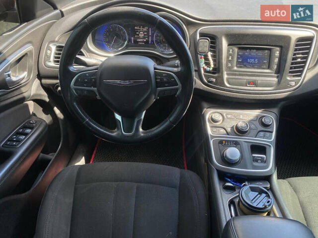 Красный Крайслер 200, объемом двигателя 2.4 л и пробегом 177 тыс. км за 9990 $, фото 20 на Automoto.ua