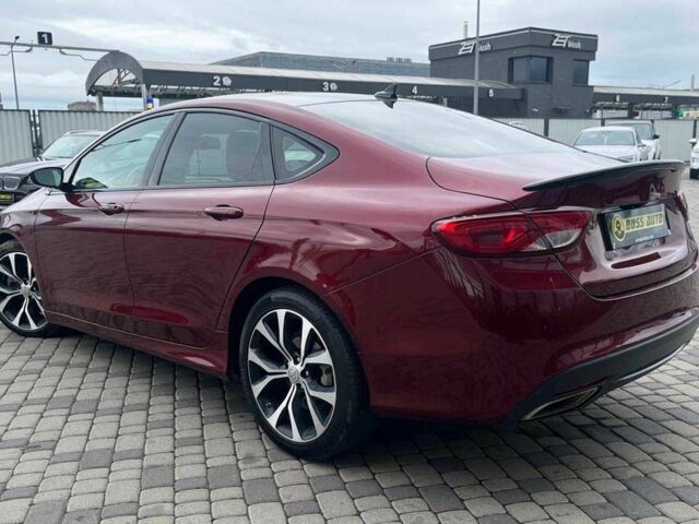 Красный Крайслер 200, объемом двигателя 3.6 л и пробегом 208 тыс. км за 13200 $, фото 4 на Automoto.ua