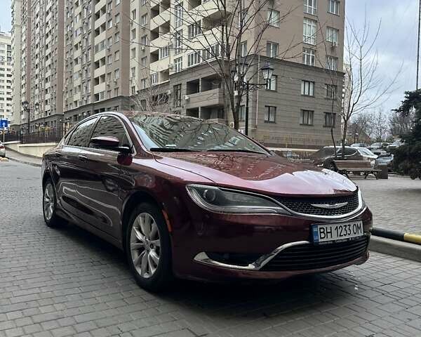 Красный Крайслер 200, объемом двигателя 2.36 л и пробегом 166 тыс. км за 11500 $, фото 4 на Automoto.ua
