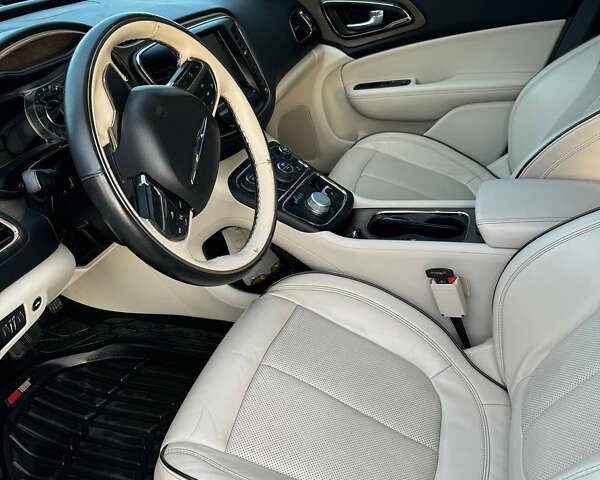 Красный Крайслер 200, объемом двигателя 3.6 л и пробегом 92 тыс. км за 13400 $, фото 12 на Automoto.ua