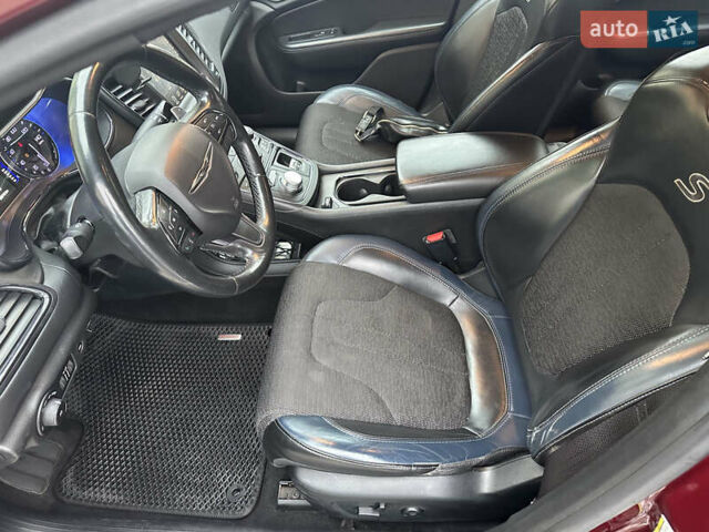 Красный Крайслер 200, объемом двигателя 2.36 л и пробегом 197 тыс. км за 9500 $, фото 14 на Automoto.ua