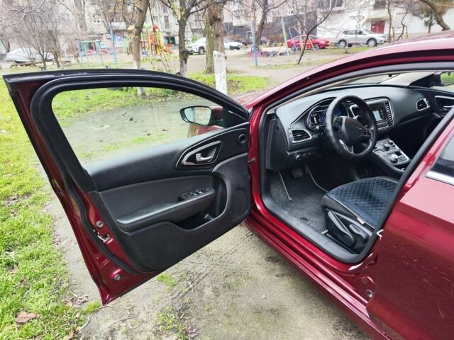 Червоний Крайслер 200, об'ємом двигуна 2.4 л та пробігом 247 тис. км за 10500 $, фото 6 на Automoto.ua