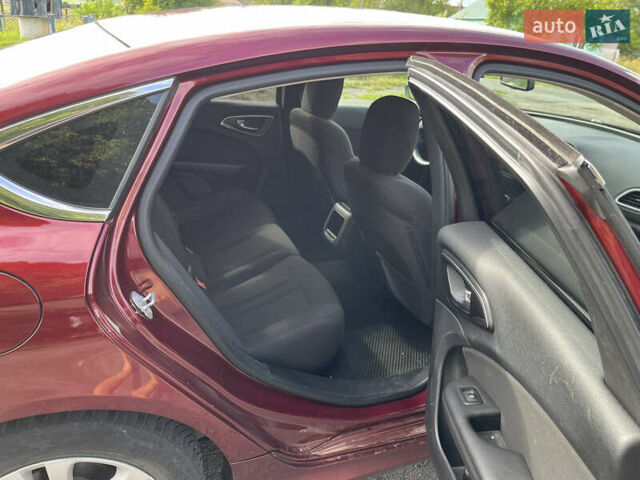 Червоний Крайслер 200, об'ємом двигуна 2.36 л та пробігом 188 тис. км за 8000 $, фото 5 на Automoto.ua