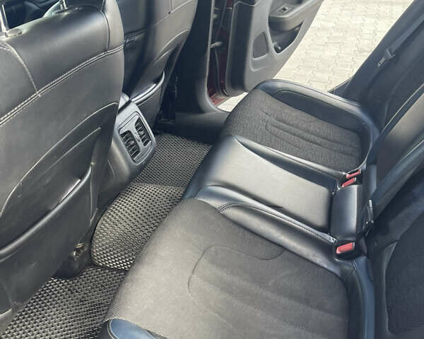 Красный Крайслер 200, объемом двигателя 2.4 л и пробегом 190 тыс. км за 9800 $, фото 4 на Automoto.ua