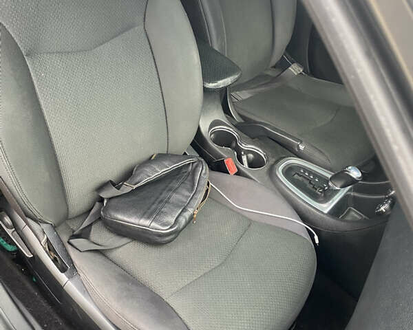 Крайслер 200, объемом двигателя 2.4 л и пробегом 187 тыс. км за 7299 $, фото 17 на Automoto.ua