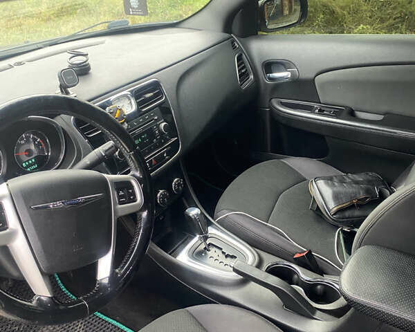 Крайслер 200, объемом двигателя 2.4 л и пробегом 187 тыс. км за 7299 $, фото 12 на Automoto.ua