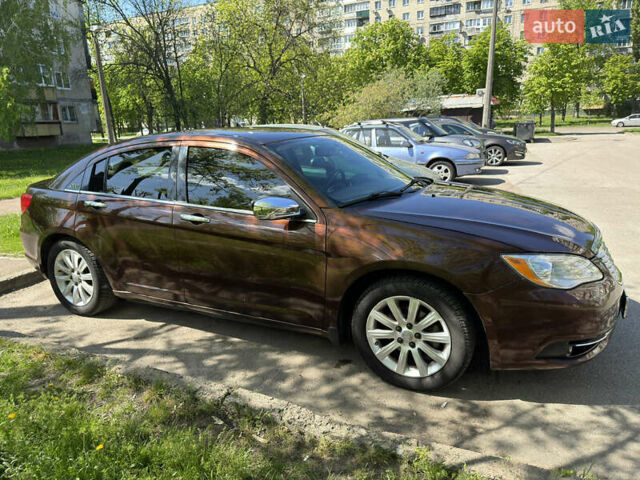 Крайслер 200, объемом двигателя 3.6 л и пробегом 135 тыс. км за 9000 $, фото 3 на Automoto.ua