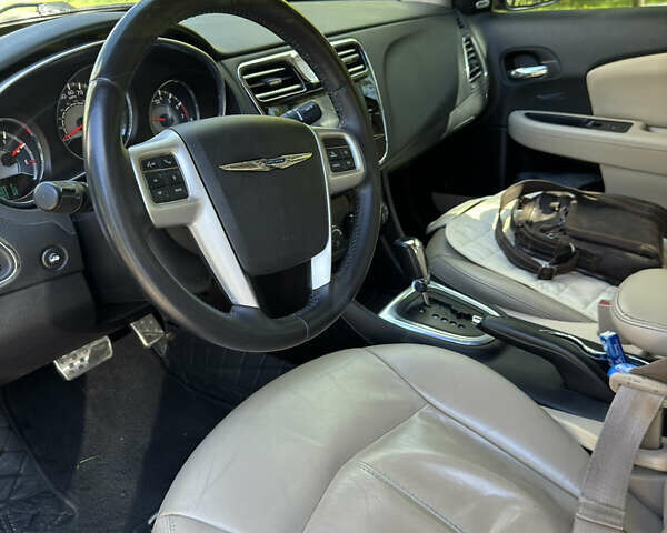 Крайслер 200, объемом двигателя 3.6 л и пробегом 135 тыс. км за 9000 $, фото 5 на Automoto.ua
