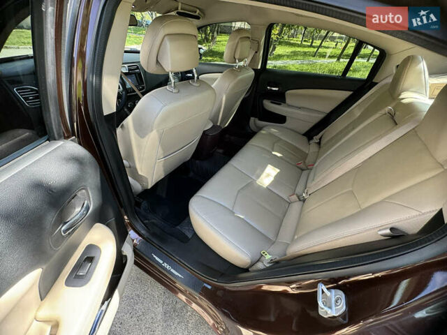 Крайслер 200, объемом двигателя 3.6 л и пробегом 135 тыс. км за 9000 $, фото 11 на Automoto.ua