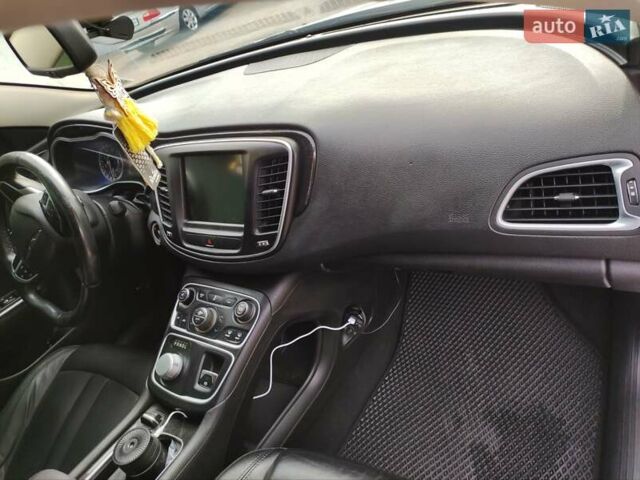 Крайслер 200, объемом двигателя 2.36 л и пробегом 137 тыс. км за 11000 $, фото 13 на Automoto.ua