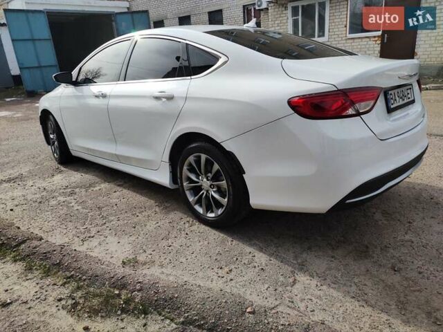 Крайслер 200, объемом двигателя 2.36 л и пробегом 137 тыс. км за 11000 $, фото 5 на Automoto.ua