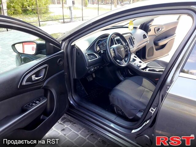 Крайслер 200, об'ємом двигуна 2.4 л та пробігом 289 тис. км за 8900 $, фото 4 на Automoto.ua