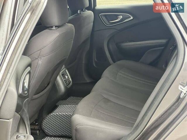 Крайслер 200, объемом двигателя 2.4 л и пробегом 207 тыс. км за 9700 $, фото 18 на Automoto.ua