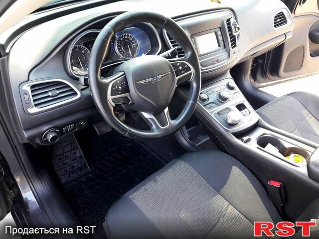 Крайслер 200, об'ємом двигуна 2.4 л та пробігом 289 тис. км за 8900 $, фото 5 на Automoto.ua