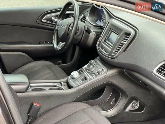 Крайслер 200, объемом двигателя 2.4 л и пробегом 207 тыс. км за 9700 $, фото 16 на Automoto.ua