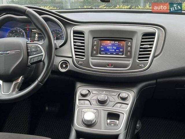 Крайслер 200, объемом двигателя 2.4 л и пробегом 207 тыс. км за 9700 $, фото 14 на Automoto.ua