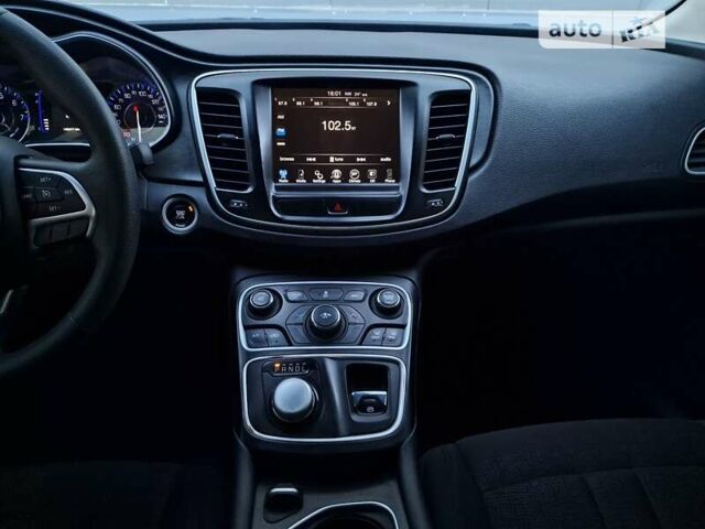 Крайслер 200, об'ємом двигуна 2.4 л та пробігом 164 тис. км за 8500 $, фото 21 на Automoto.ua