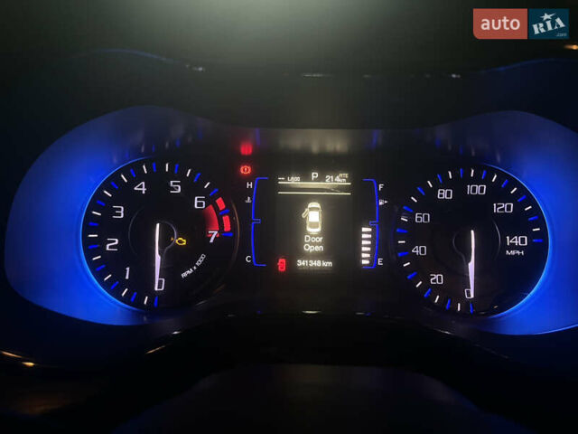 Крайслер 200, об'ємом двигуна 2.4 л та пробігом 341 тис. км за 10000 $, фото 9 на Automoto.ua