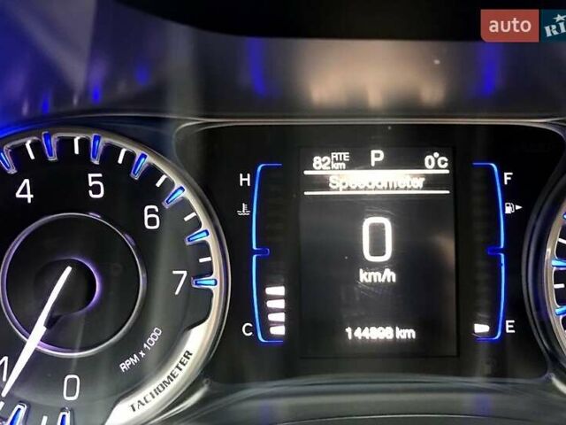 Крайслер 200, объемом двигателя 2.4 л и пробегом 180 тыс. км за 10000 $, фото 9 на Automoto.ua
