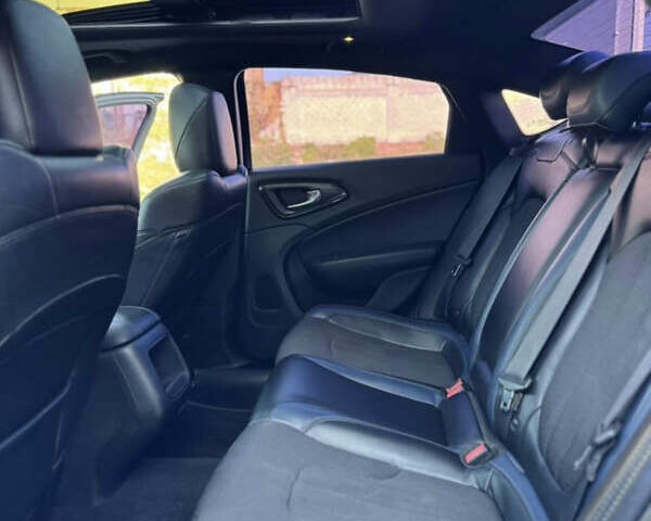 Крайслер 200, об'ємом двигуна 2.4 л та пробігом 341 тис. км за 10000 $, фото 7 на Automoto.ua