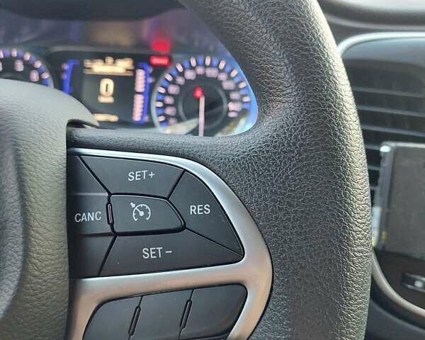 Крайслер 200, объемом двигателя 2.4 л и пробегом 107 тыс. км за 9700 $, фото 24 на Automoto.ua