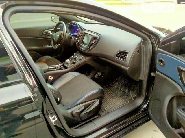 Крайслер 200, объемом двигателя 2.4 л и пробегом 117 тыс. км за 12300 $, фото 3 на Automoto.ua