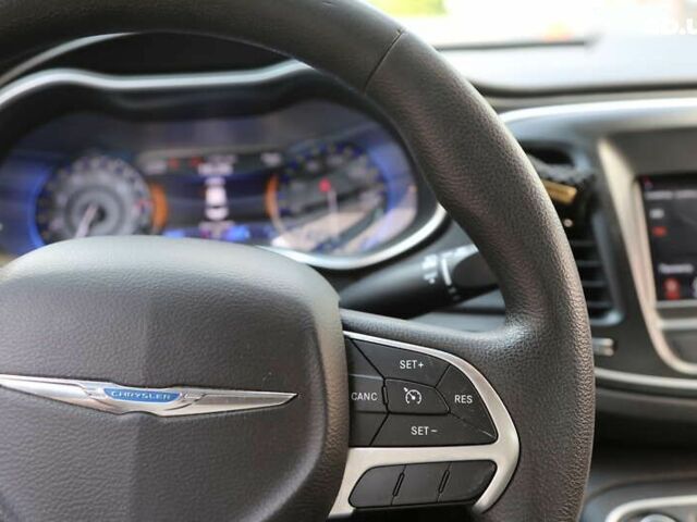 Крайслер 200 2015 в Киеве на Automoto.ua Крайслер 200, объемом двигателя 2.4 л и пробегом 117 тыс. км за 10000 $, фото 16 на Automoto.ua