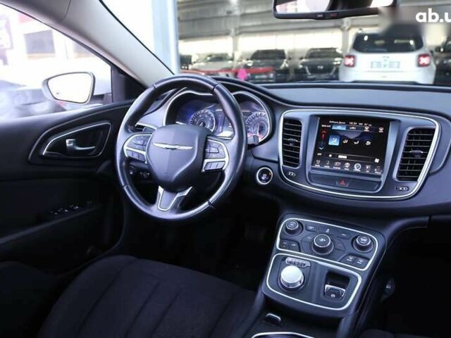 Крайслер 200, объемом двигателя 2.4 л и пробегом 108 тыс. км за 10300 $, фото 14 на Automoto.ua