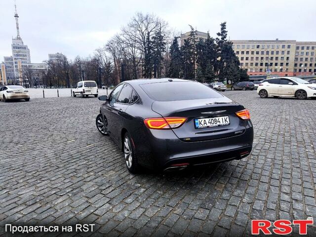 Крайслер 200, объемом двигателя 2.4 л и пробегом 196 тыс. км за 10400 $, фото 4 на Automoto.ua