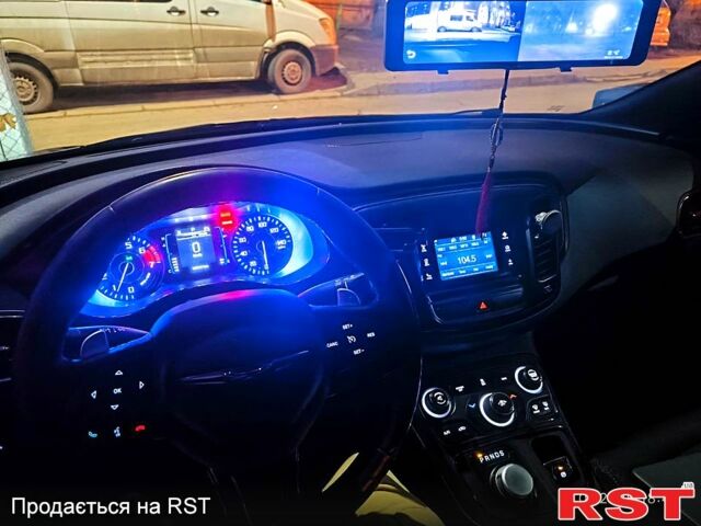 Крайслер 200, объемом двигателя 2.4 л и пробегом 196 тыс. км за 10400 $, фото 6 на Automoto.ua