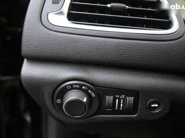 Крайслер 200, объемом двигателя 2.4 л и пробегом 117 тыс. км за 10400 $, фото 23 на Automoto.ua