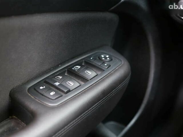 Крайслер 200, объемом двигателя 2.4 л и пробегом 117 тыс. км за 10400 $, фото 22 на Automoto.ua
