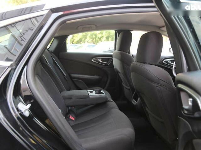 Крайслер 200, объемом двигателя 2.4 л и пробегом 117 тыс. км за 10400 $, фото 10 на Automoto.ua