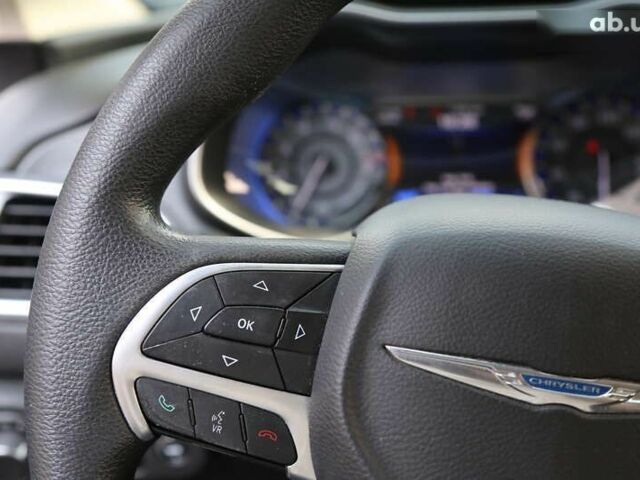 Крайслер 200 2015 в Киеве на Automoto.ua Крайслер 200, объемом двигателя 2.4 л и пробегом 117 тыс. км за 10000 $, фото 15 на Automoto.ua