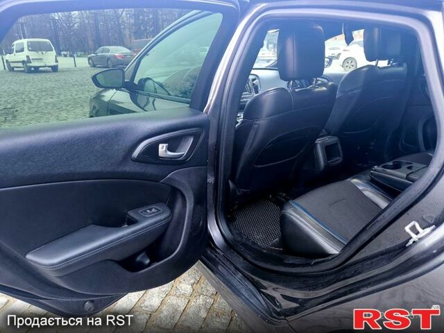 Крайслер 200, объемом двигателя 2.4 л и пробегом 196 тыс. км за 10400 $, фото 7 на Automoto.ua