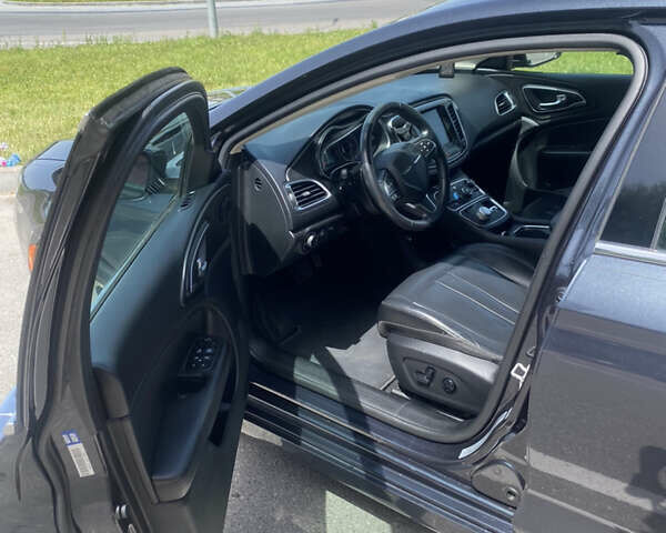 Крайслер 200, об'ємом двигуна 2.36 л та пробігом 132 тис. км за 10900 $, фото 11 на Automoto.ua